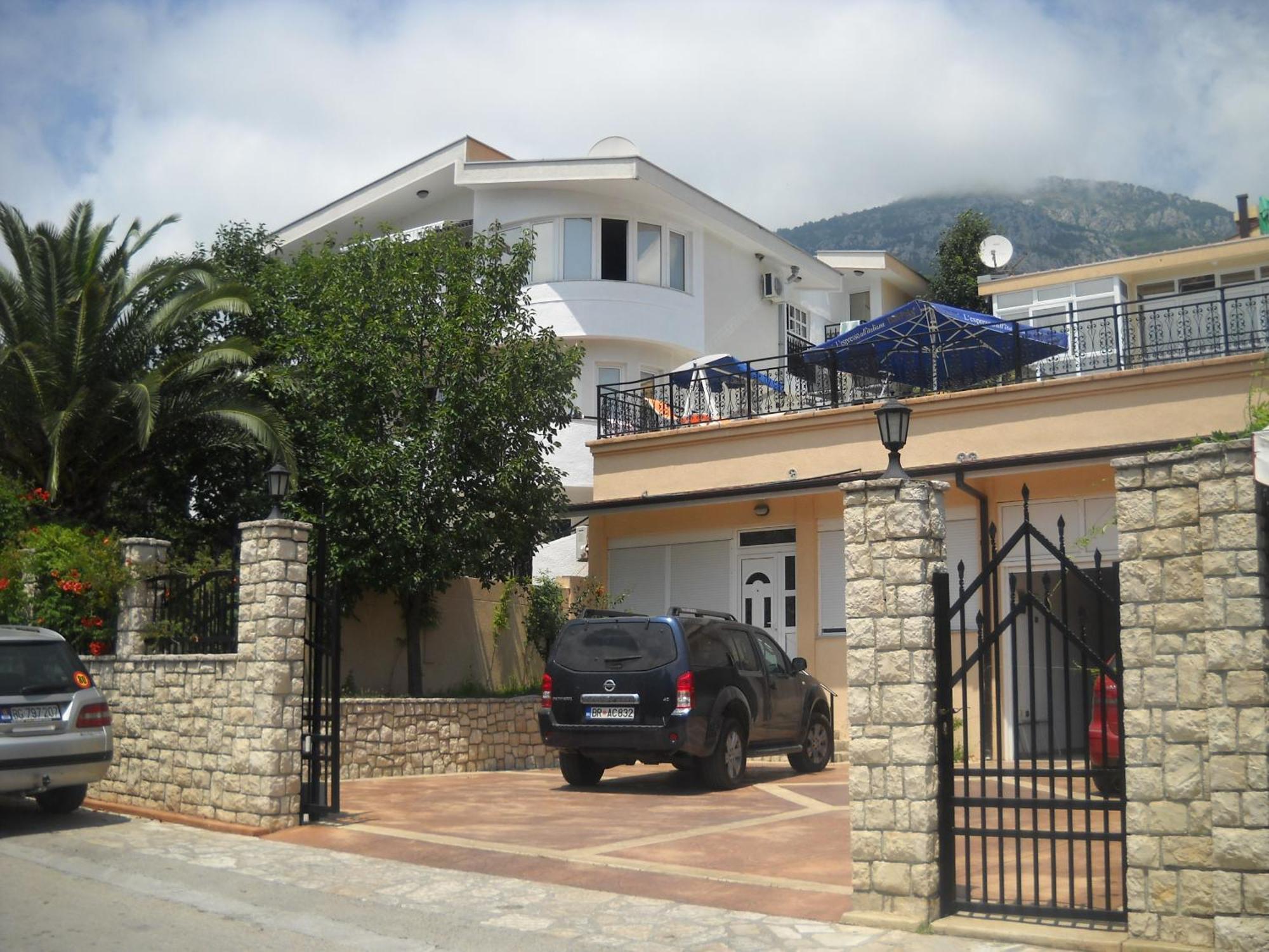 Apartments Nensy Bar Bagian luar foto